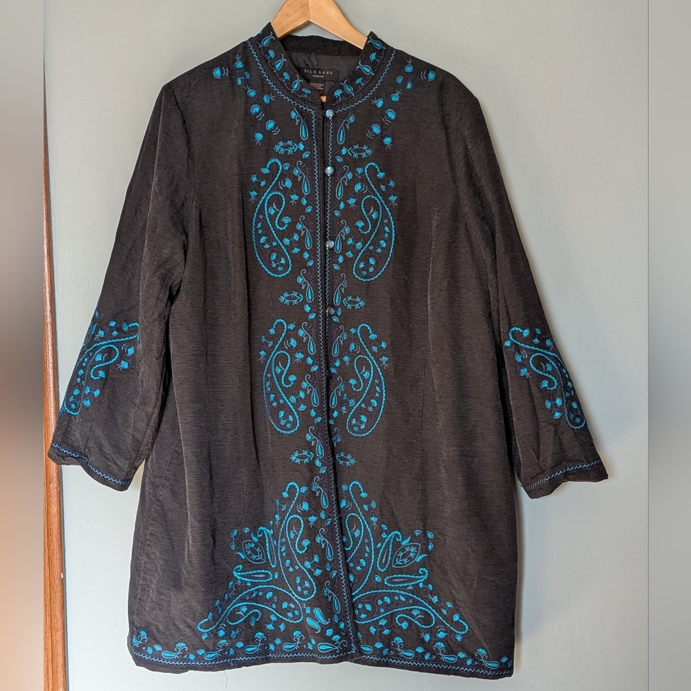 SilkLand Vintage Y2K Black 100% Silk Jacket with‎ Blue Embroidery